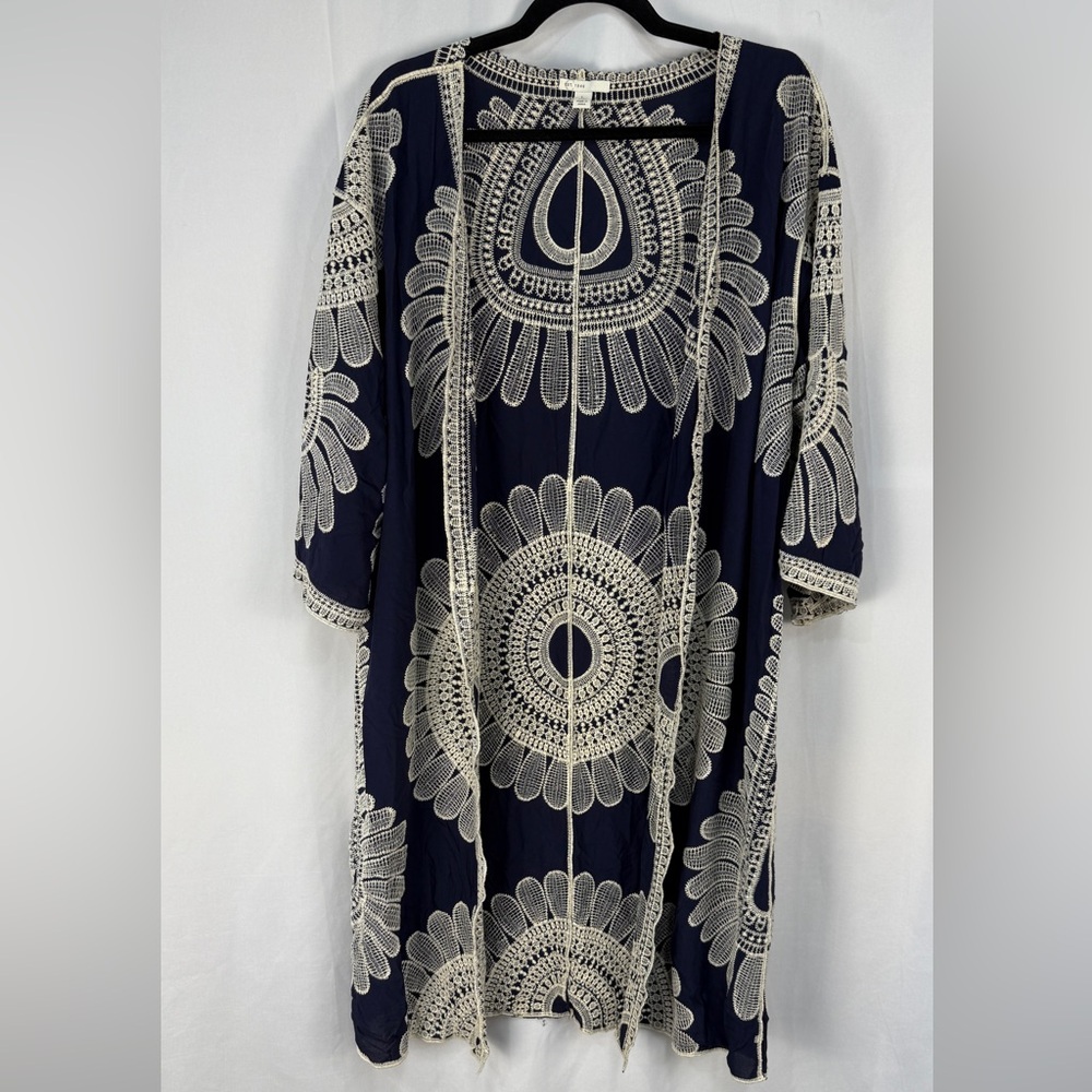 Elegant Navy and Cream Kimono size L